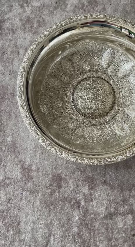 Orientalische Deluxe Hamamschale aus Kupfer in Silberoptik, 21 cm, handgefertigt in der Türkei, ideal als dekorative Wasserschale oder für Hamam-Rituale. video